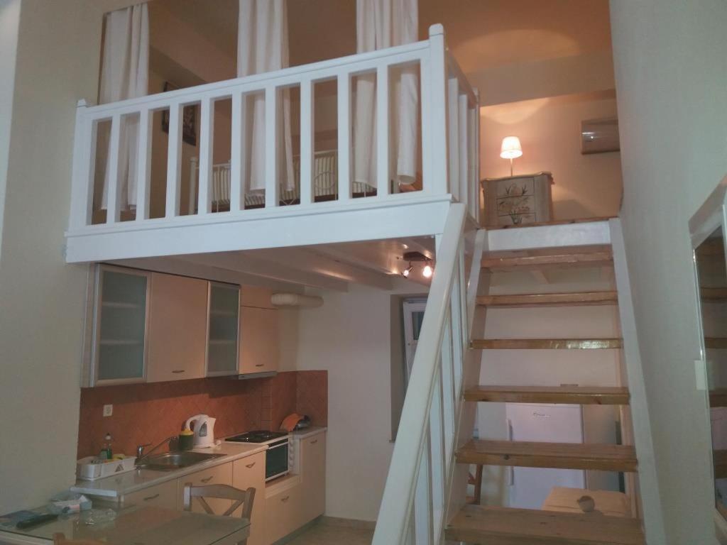 Roula'S Suites Ándros エクステリア 写真