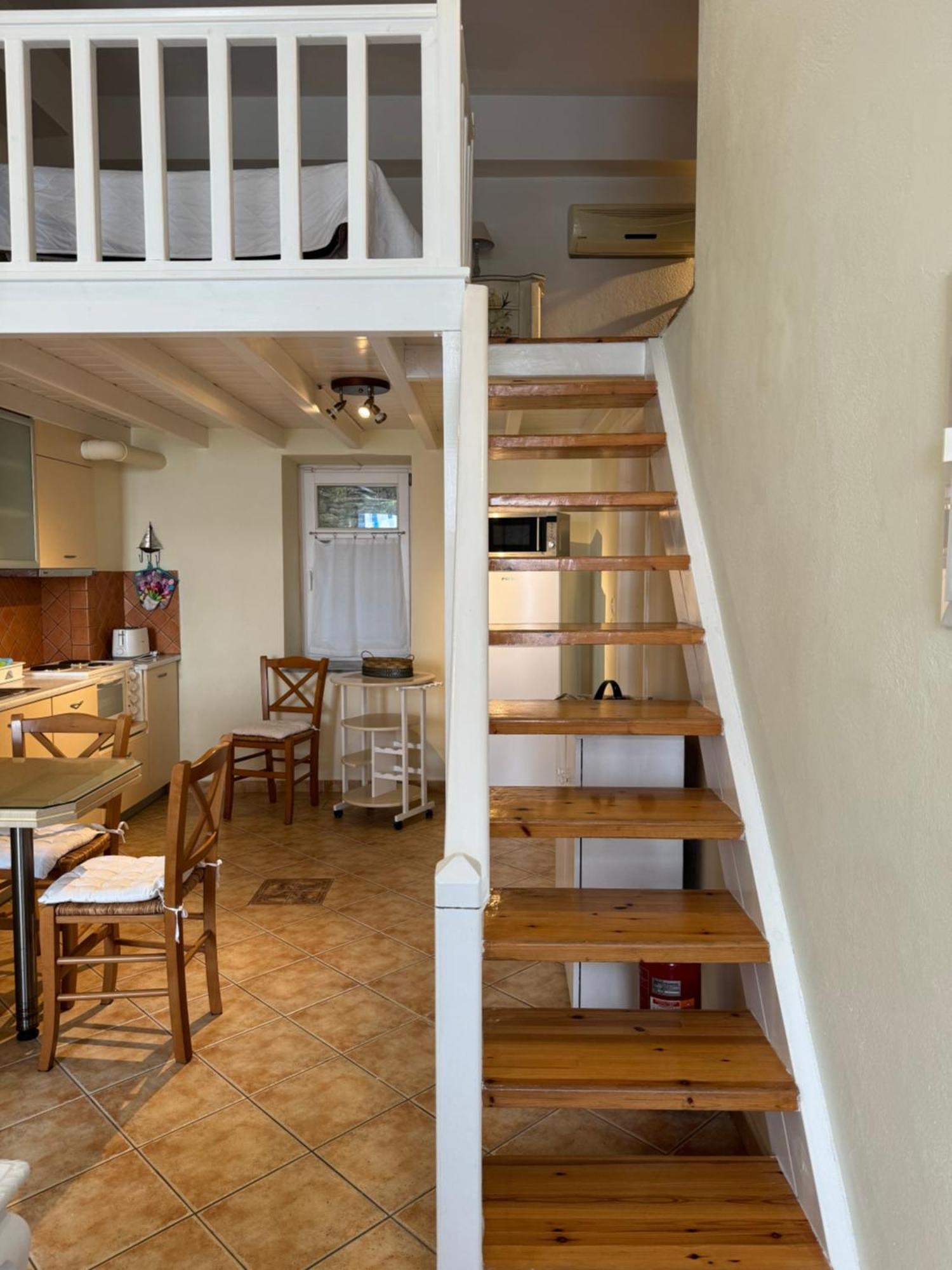 Roula'S Suites Ándros エクステリア 写真